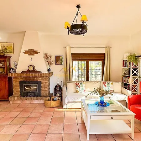 Villa Hazilla De Raya *