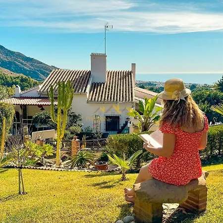 Villa Hazilla De Raya *