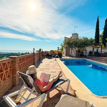 Hazilla De Raya Villa *