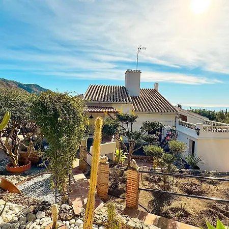 Hazilla De Raya Villa *